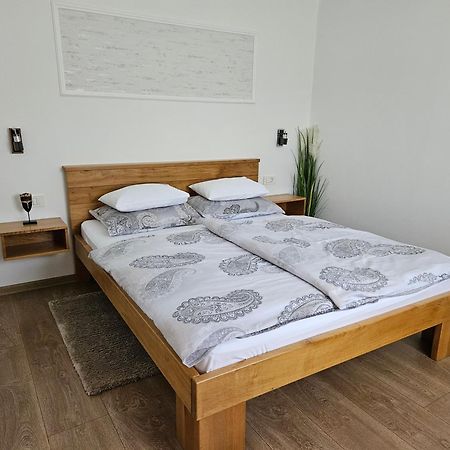 Apartments Woodnotes Licko Petrovo Selo Exterior photo