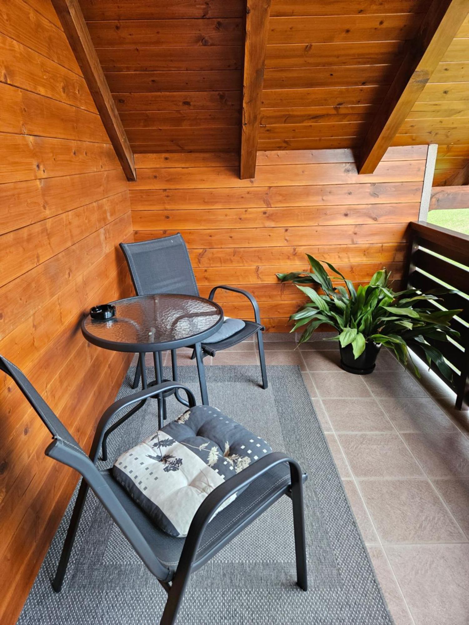 Apartments Woodnotes Licko Petrovo Selo Exterior photo