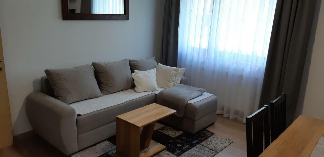 Apartments Woodnotes Licko Petrovo Selo Exterior photo